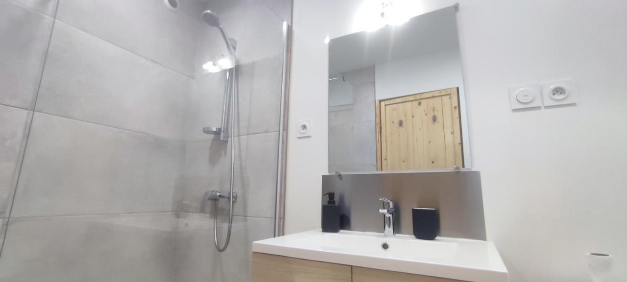 Charmant Studio Renove Et Climatise ボルドー エクステリア 写真
